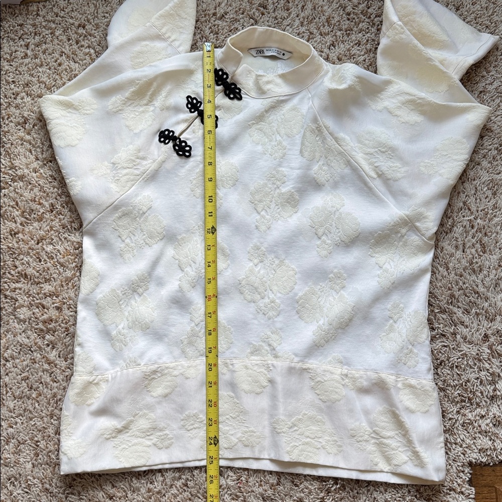 Zara Cream Blouse with Black Accents - Picture 10 of 10